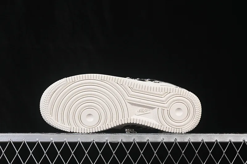 All categories Nk Air Force 1 Air Force series Nk Air Force 1 Low Nike Air Force 1'07 Low "Foggy Pearl" Hand-painted graffiti Foggy Pearl Air Force 1 low-top casual sneakers FJ7740-071
